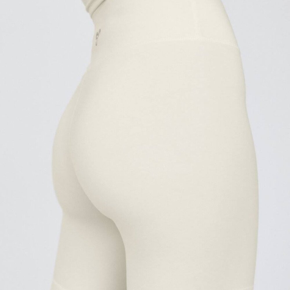 TnAction Atmosphere Hi-Rise 7" Shorts in Whisper White XS - Picture 5 of 7